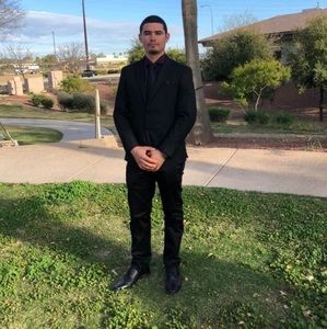 Meet your Posher, Reyes